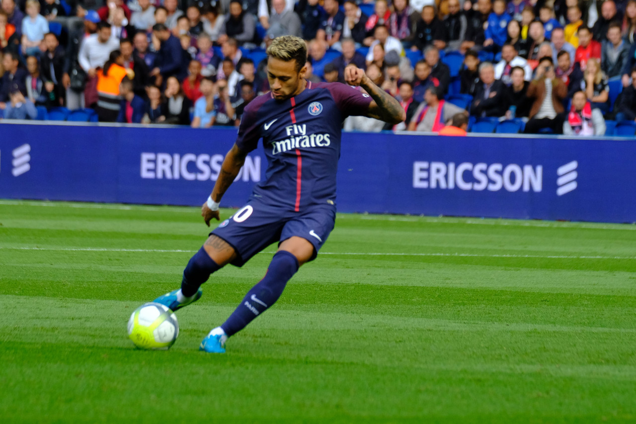 米体：卡利亚里门将卡普里莱受到了多家豪门俱乐部青睐（米体：多家豪门青睐卡利亚里门将卡普里莱）