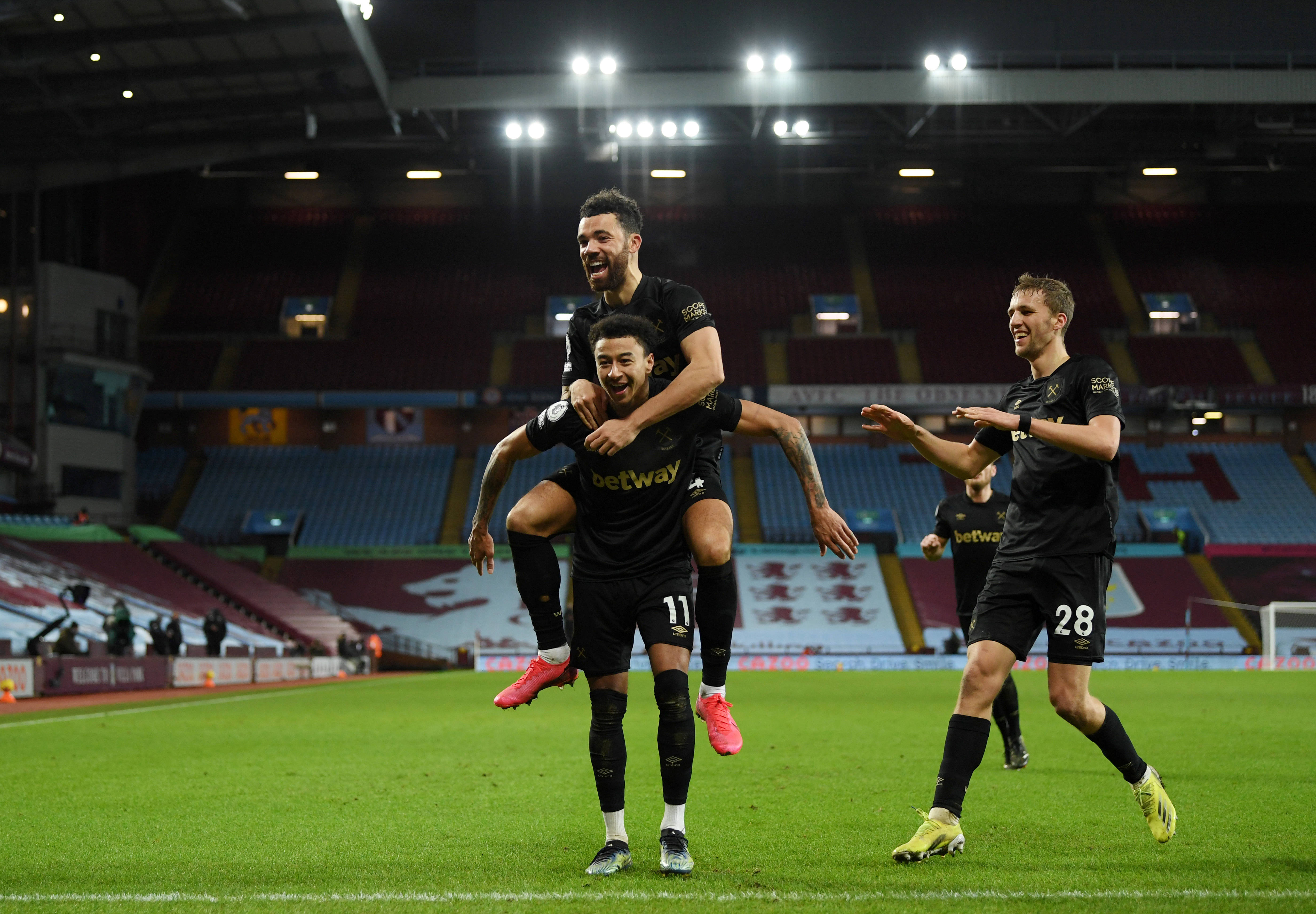 英媒：利物浦准备总价1.4亿镑再次报价伊萨克，预计今天送达