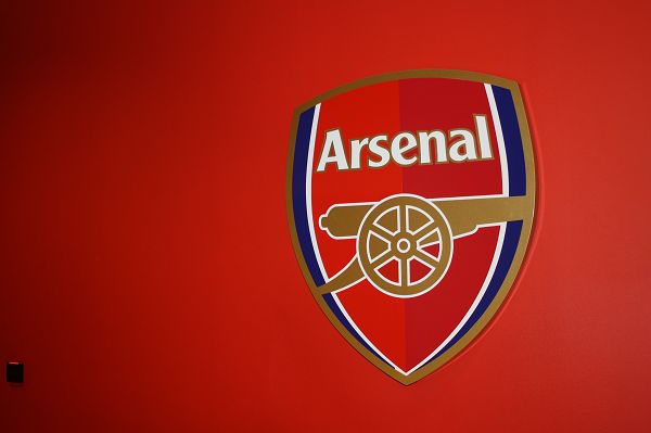 皮西利女友透露自己曾被前男友虐待：不要让别人控制你（皮西利女友自曝曾遭前任虐待：别让他人掌控你的生活）