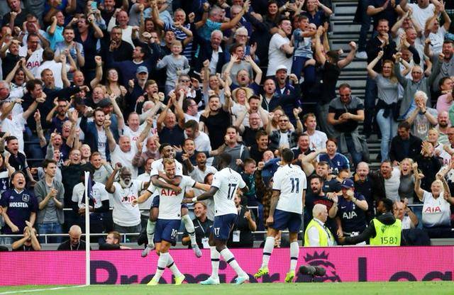 重创！阿诺德伤停两月 皇马右路告急 欧冠生死战遭遇防线危机