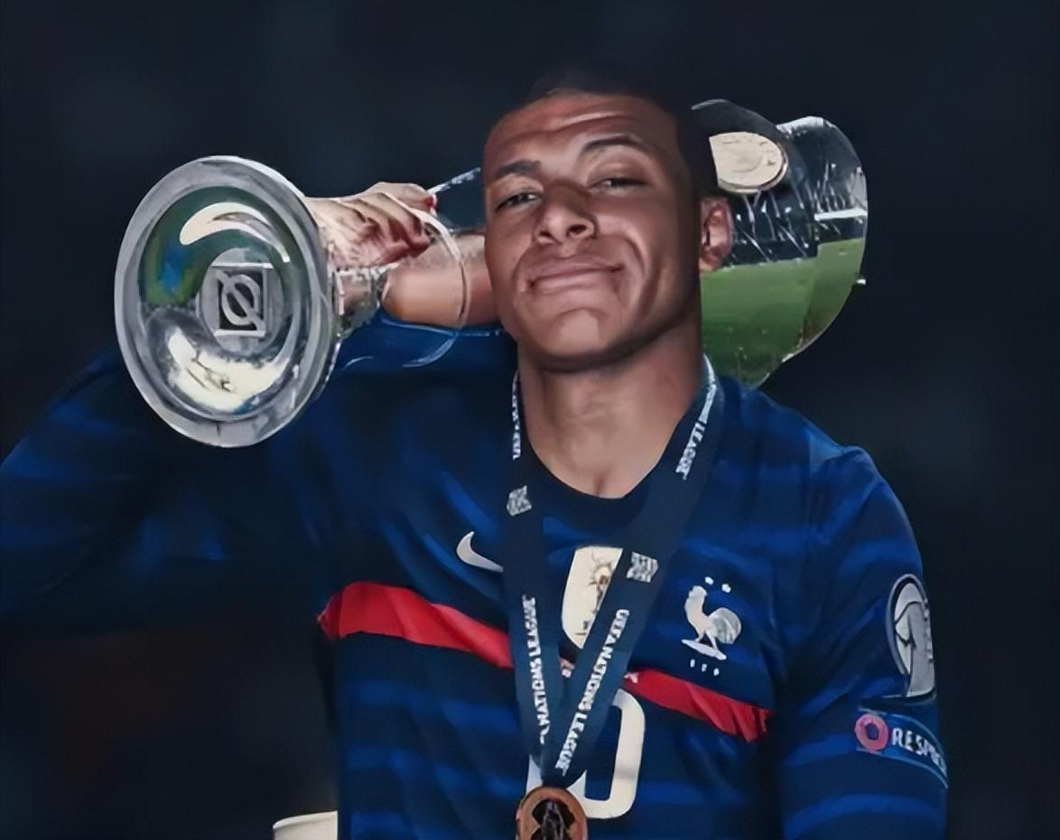 西甲战报：布坎南世界波，米考塔泽建功，黄潜2-0赫塔菲（西甲-布坎南轰世界波米考塔泽建功 黄潜2-0击败赫塔菲）