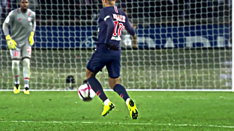 记者：泰山以次顶薪续约瓦科，有海滨城市球队报价但球员无意（记者：瓦科以次顶薪续留泰山，拒绝海滨城市球队报价）