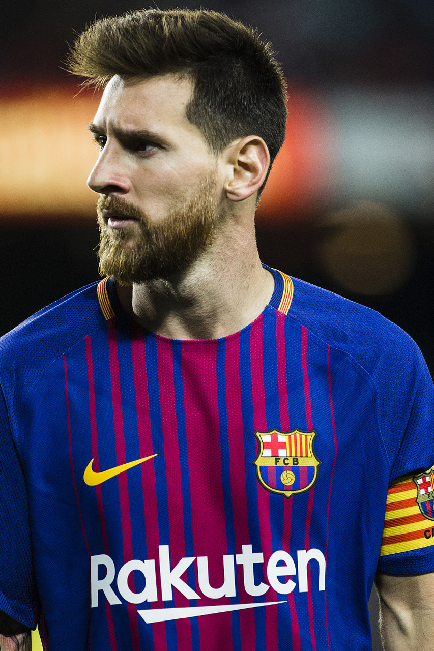 足球国足球员海外首发，发挥稳定（国脚海外联赛首发，表现稳健）