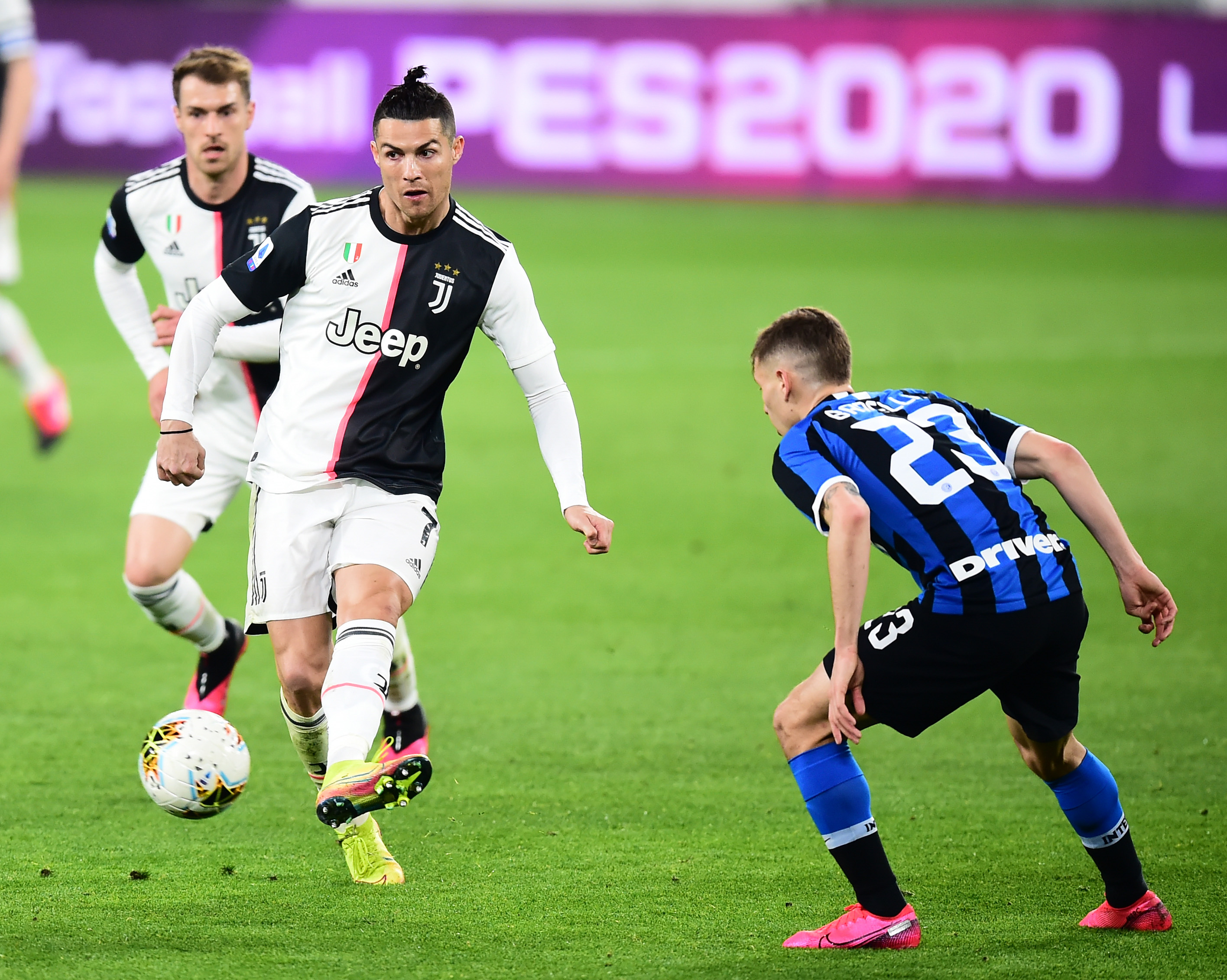 跟队：弗拉霍维奇伤情不乐观，很可能缺阵5-6周甚至更长时间（队记：弗拉霍维奇伤情堪忧，预计缺席5-6周或更久）