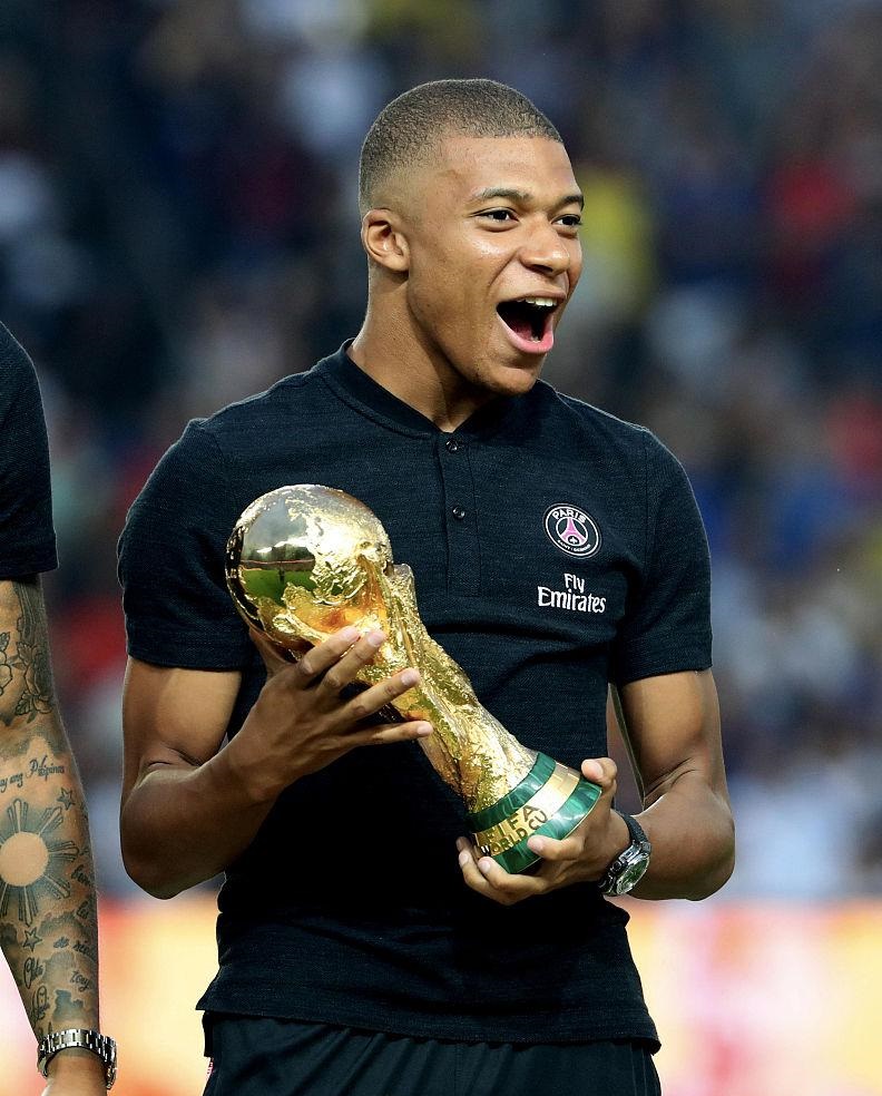 只差1球，维尼修斯欧冠进球数将追平卡卡，并列巴西球员第2位（仅差一球！维尼修斯有望在欧冠追平卡卡，升至巴西球员并列第二）