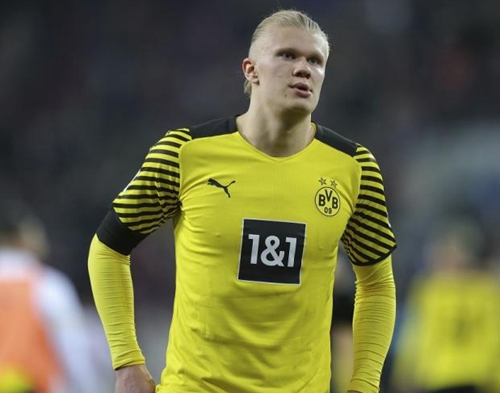 队报：里昂公布24／25赛季财报，俱乐部净亏损超2亿欧元