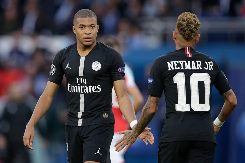 德佩替补出场27分钟打进关键一球，获评8.2并列全场最高（德佩替补出战27分钟打入关键球，评分8.2分并列全场第一）