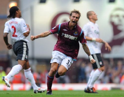 斯基拉：米兰要续约意U17国门隆戈尼，认为其是未来顶级球员（斯基拉：米兰计划与意U17门将隆戈尼续约，视其为未来顶级新星）