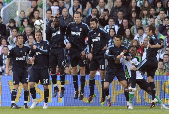 英格兰客战阿尔巴尼亚：凯恩领衔，贝林厄姆、埃泽首发