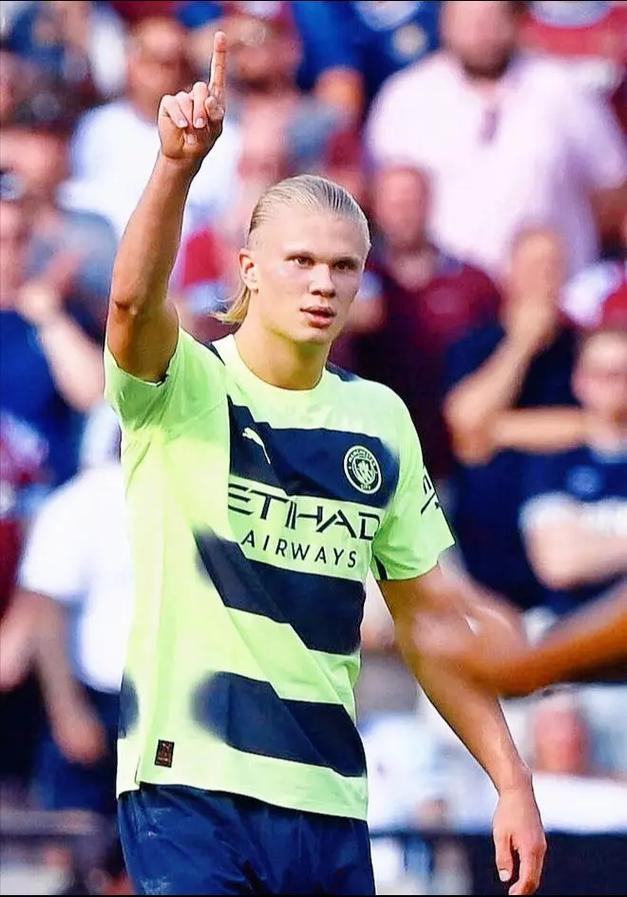 官方：泽林斯基战维罗纳轰出的世界波当选意甲11月最佳进球（官方宣布：泽林斯基对阵维罗纳的精彩远射获评意甲11月最佳进球）