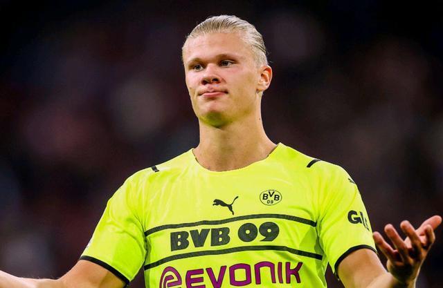 欧冠赛场精彩瞬间：皇马主场2-0取胜,（欧冠精彩瞬间回放：皇马主场2比0告捷）